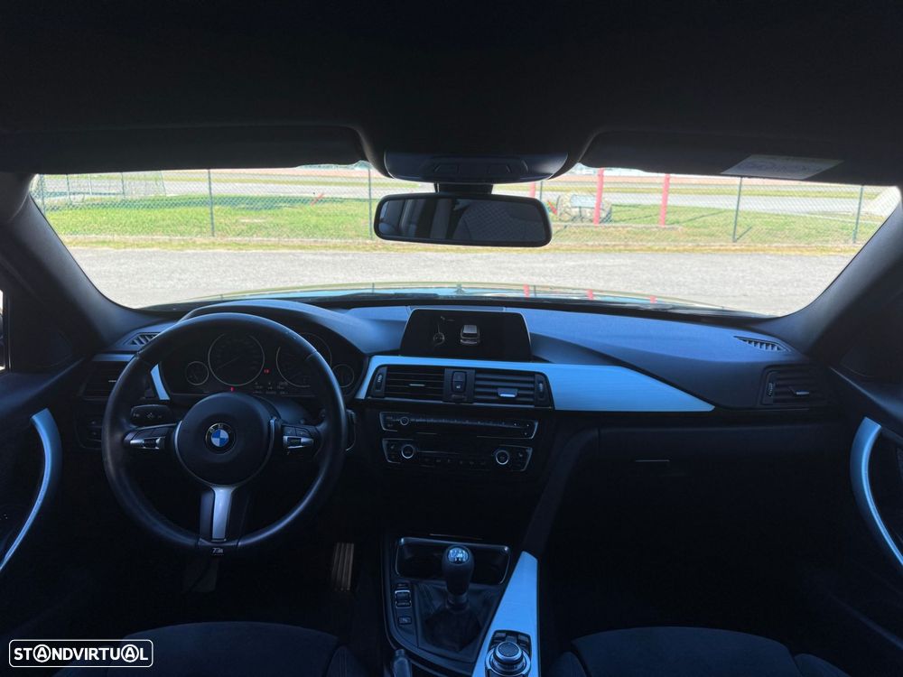 BMW 318 d Pack M - 15