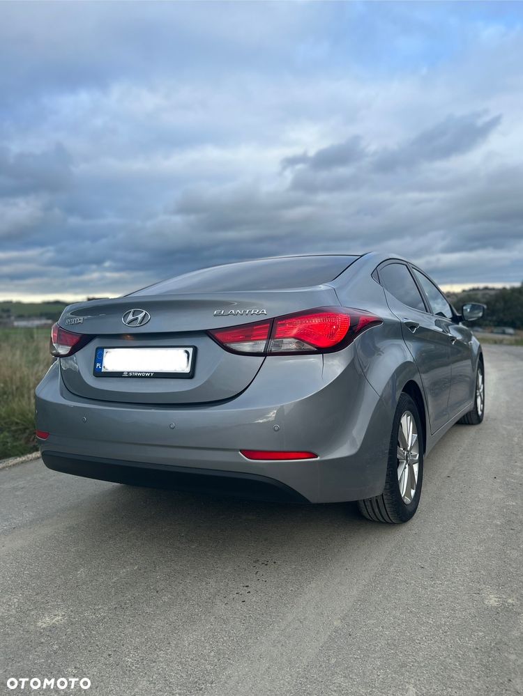 Hyundai Elantra 1.6 Style - 5