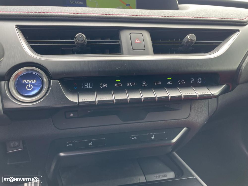 Lexus UX 250h F Sport - 32