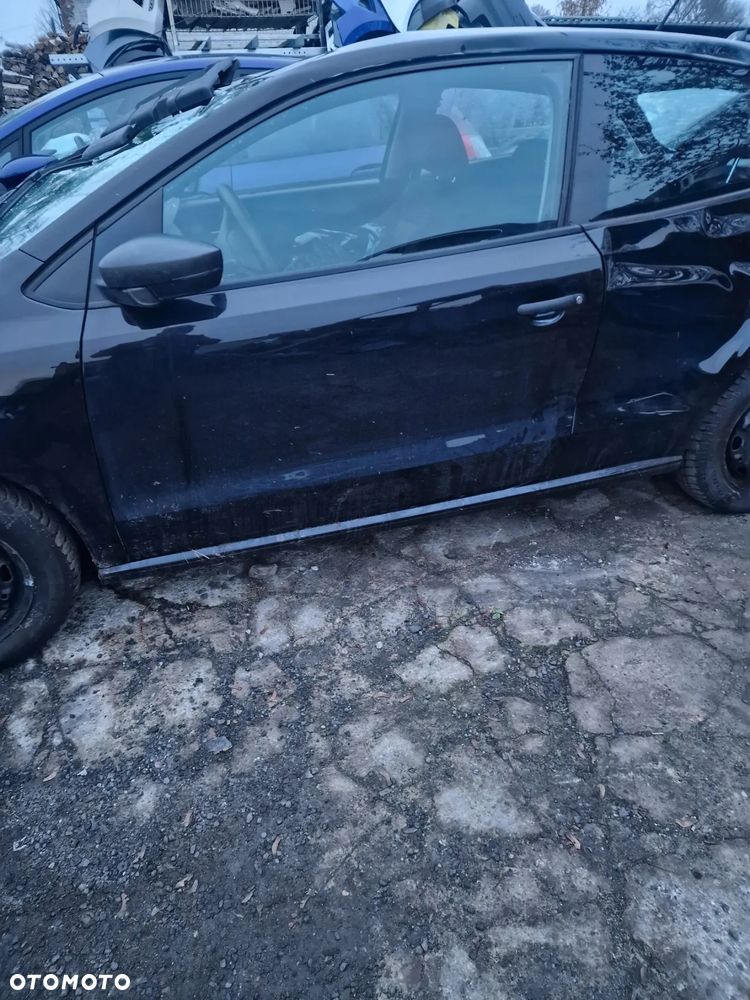 Drzwi  lewe polo  6R  6C  3d  w  kolorze  L041 - 1