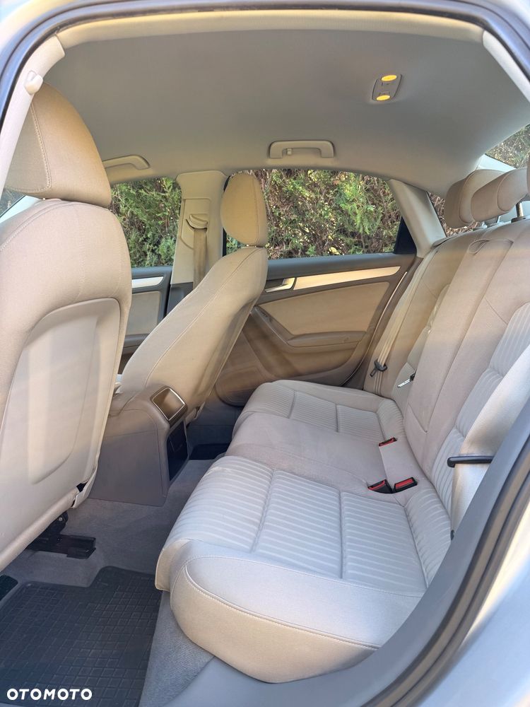 Audi A4 Limousine - 10