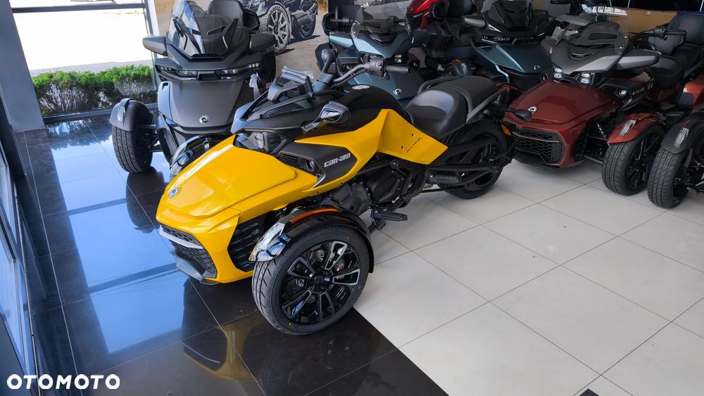 Can-Am Spyder - 1