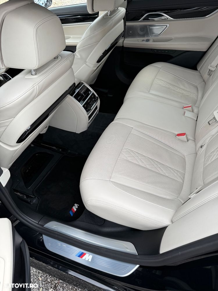 BMW Seria 7 750i xDrive - 23