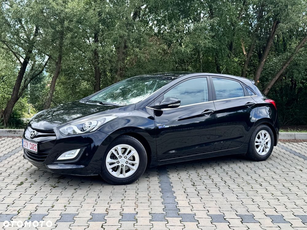 Hyundai i30 blue 1.6 GDI Passion - 1