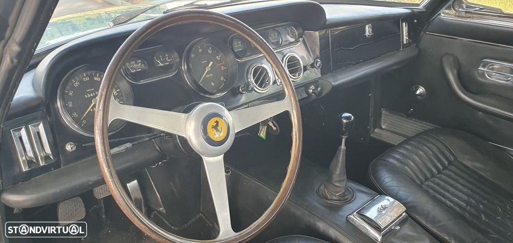 Ferrari 330 - 27