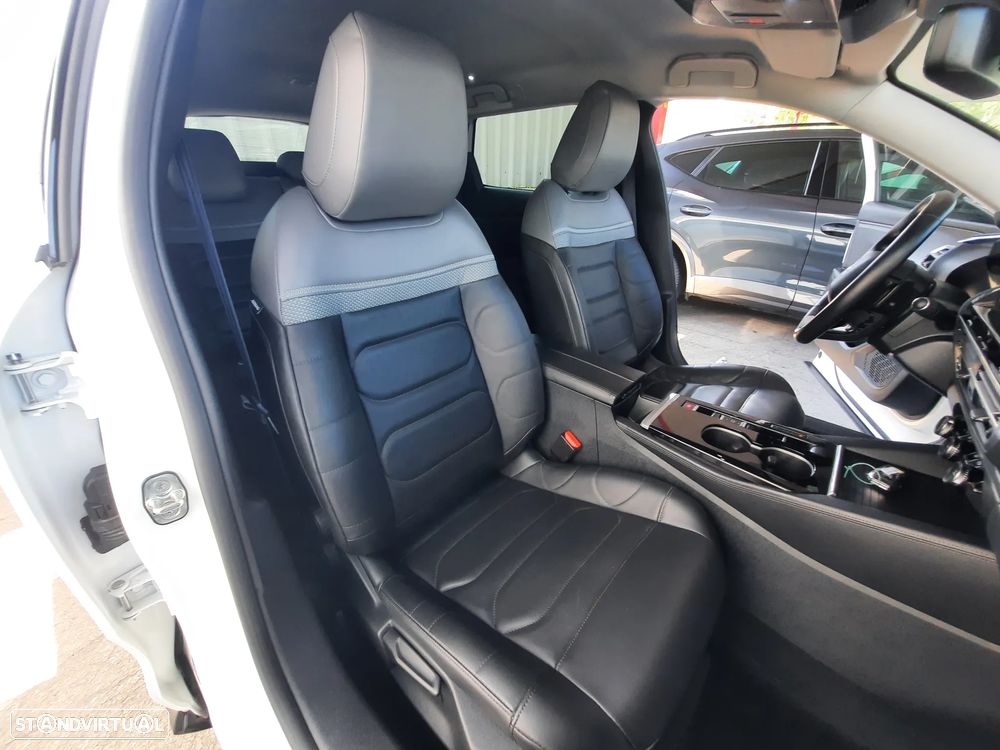 Citroën C5 X 1.6 Hybrid Shine e-EAT8 - 19