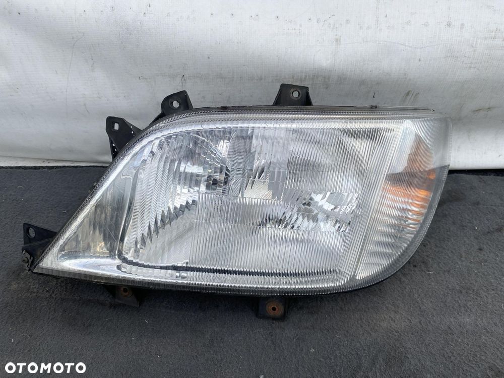 MERCEDES SPRINTER 903 99- REFLEKTOR PRZEDNI LEWY LAMPA LEWA PRZÓD HELLA - 1