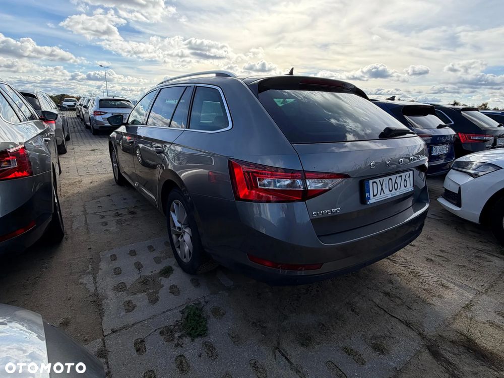 Skoda Superb 1.5 TSI Ambition DSG - 4