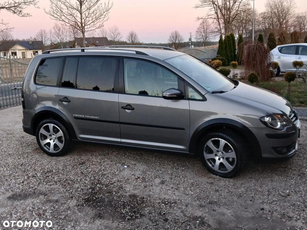 Volkswagen Touran 1.4 TSI Cross - 8
