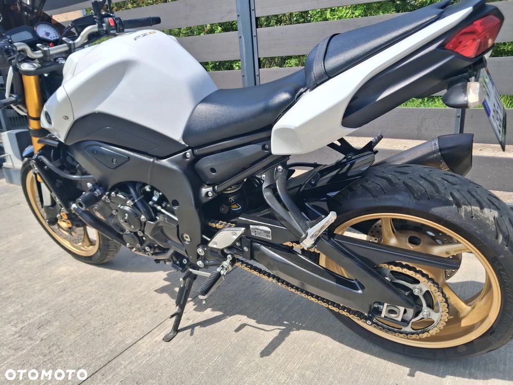 Yamaha FZ8 - 3