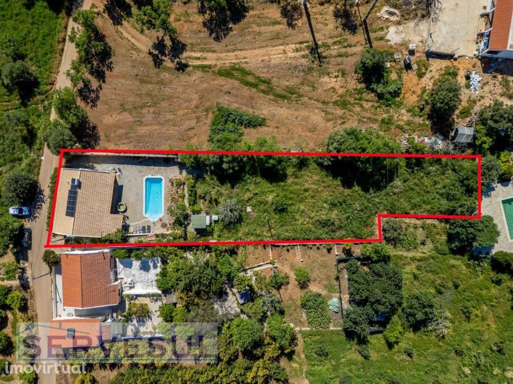 Charmosa Moradia de piso térreo, com 3 quartos, terreno de 1641 m2 ... - Grande imagem: 4/60