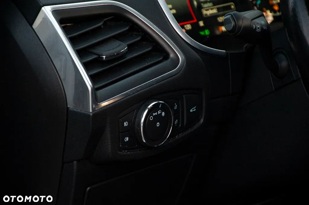 Ford S-Max 2.0 TDCi Titanium PowerShift - 38