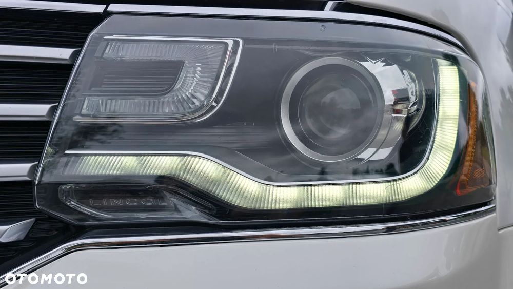 Lincoln Navigator - 26