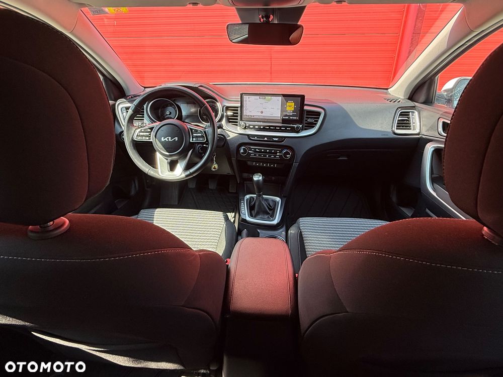 Kia Ceed - 27