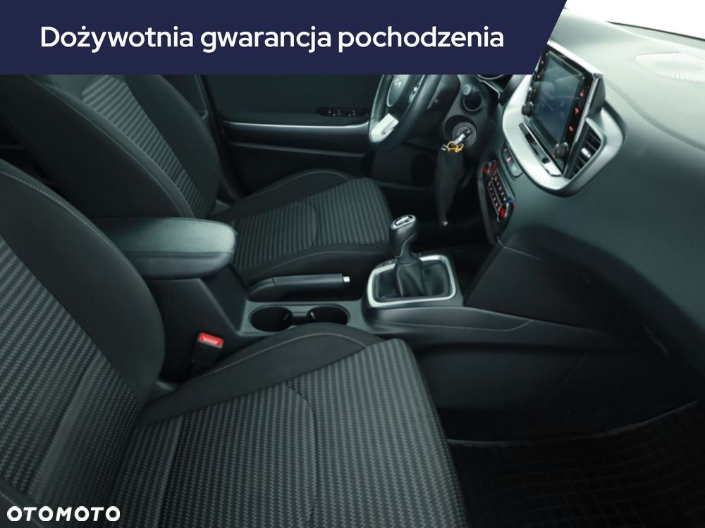 Kia Ceed - 9