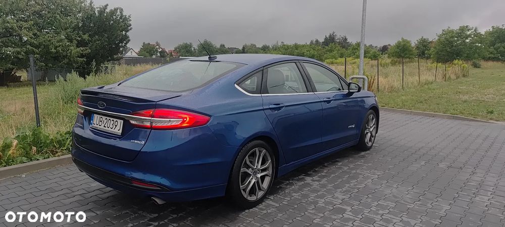 Ford Fusion - 4