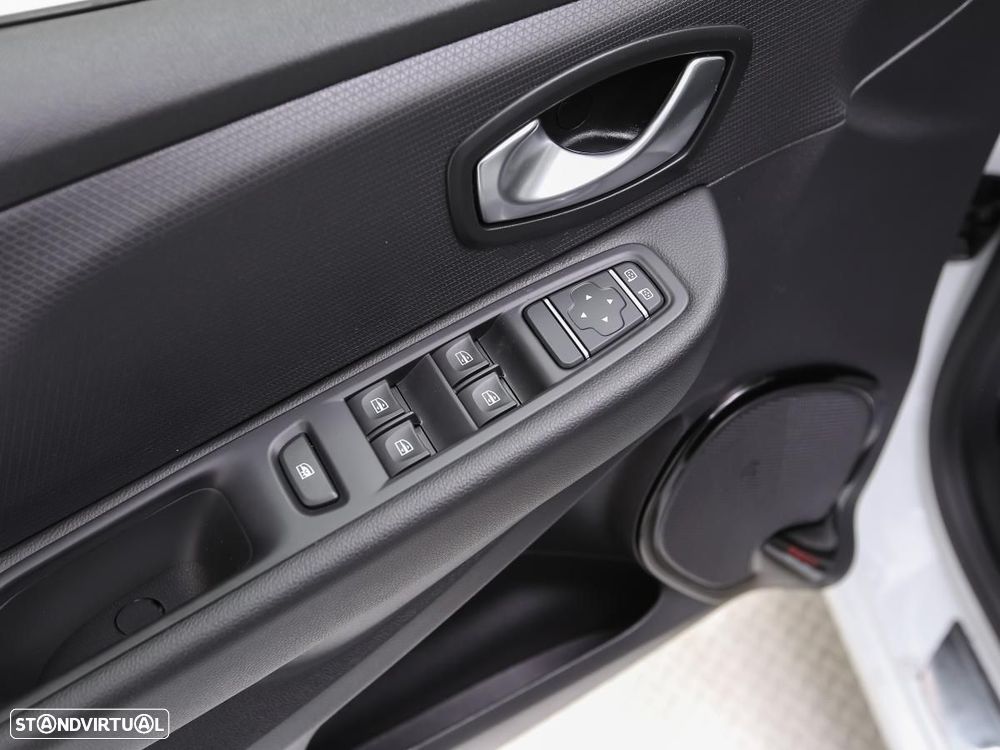 Renault Clio Sport Tourer - 14