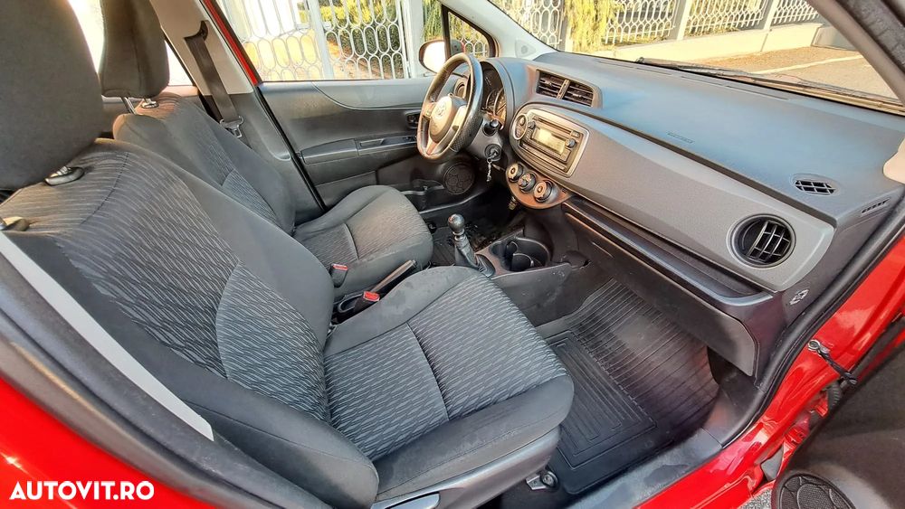 Toyota Yaris - 10