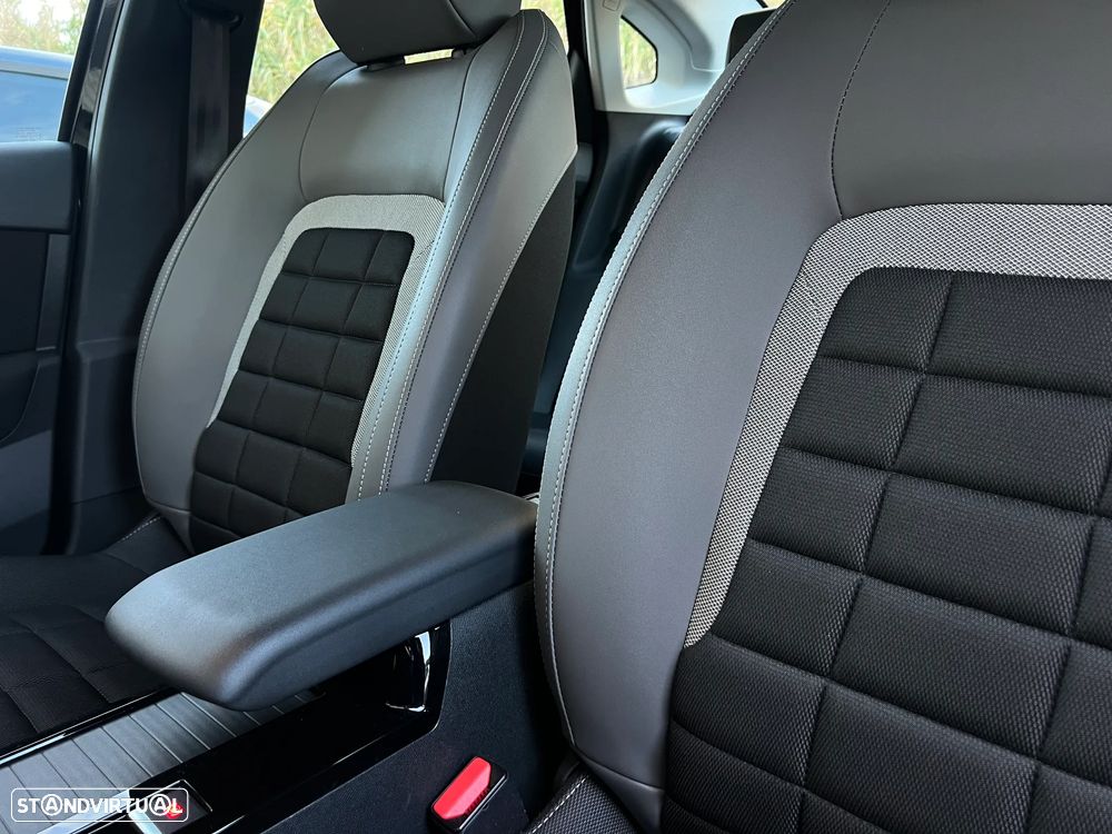 Citroën C4 X 1.2 Hybrid Plus e-DSC6 - 36