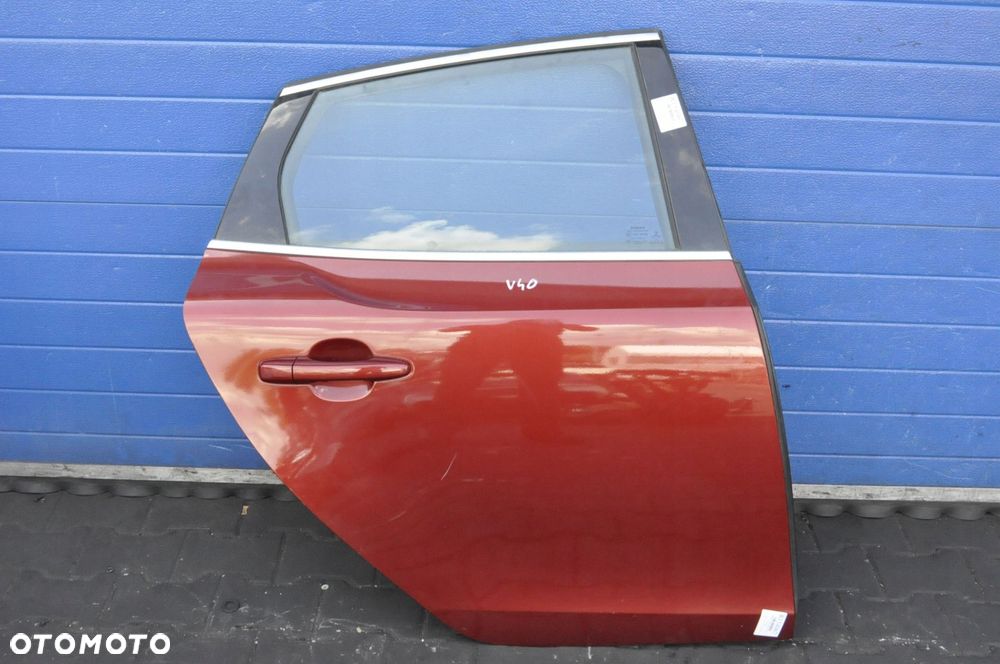 VOLVO V40 II DRZWI PRAWY TYŁ TYLNE KOMPLETNE