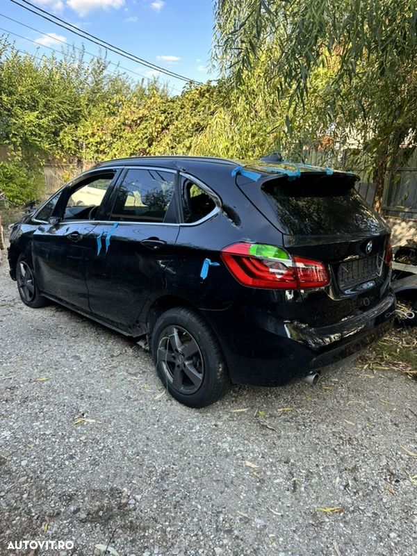 dezmembrări BMW seria 2 doi active Tourer F45 2015 216d automata tracțiune față ușă uși haion bară spate kit airbag planșă bord plafon negru sistem audio HarmanKardon camera marșarier - 4