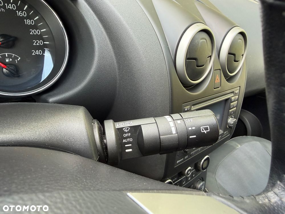 Nissan Qashqai 2.0 dCi DPF tekna - 24