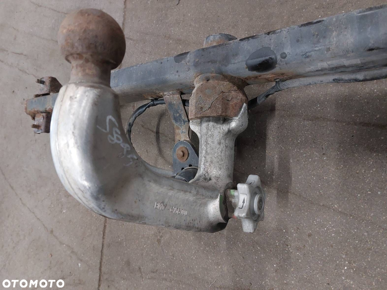 HAK HOLOWNICZY + TABLICZKA + WIĄZKA BMW E61 6758699 6758700 - 2