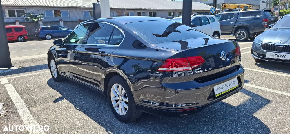 Volkswagen Passat - 12