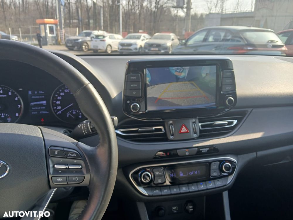 Hyundai i30 1.5 110CP 5DR M/T Highway - 11