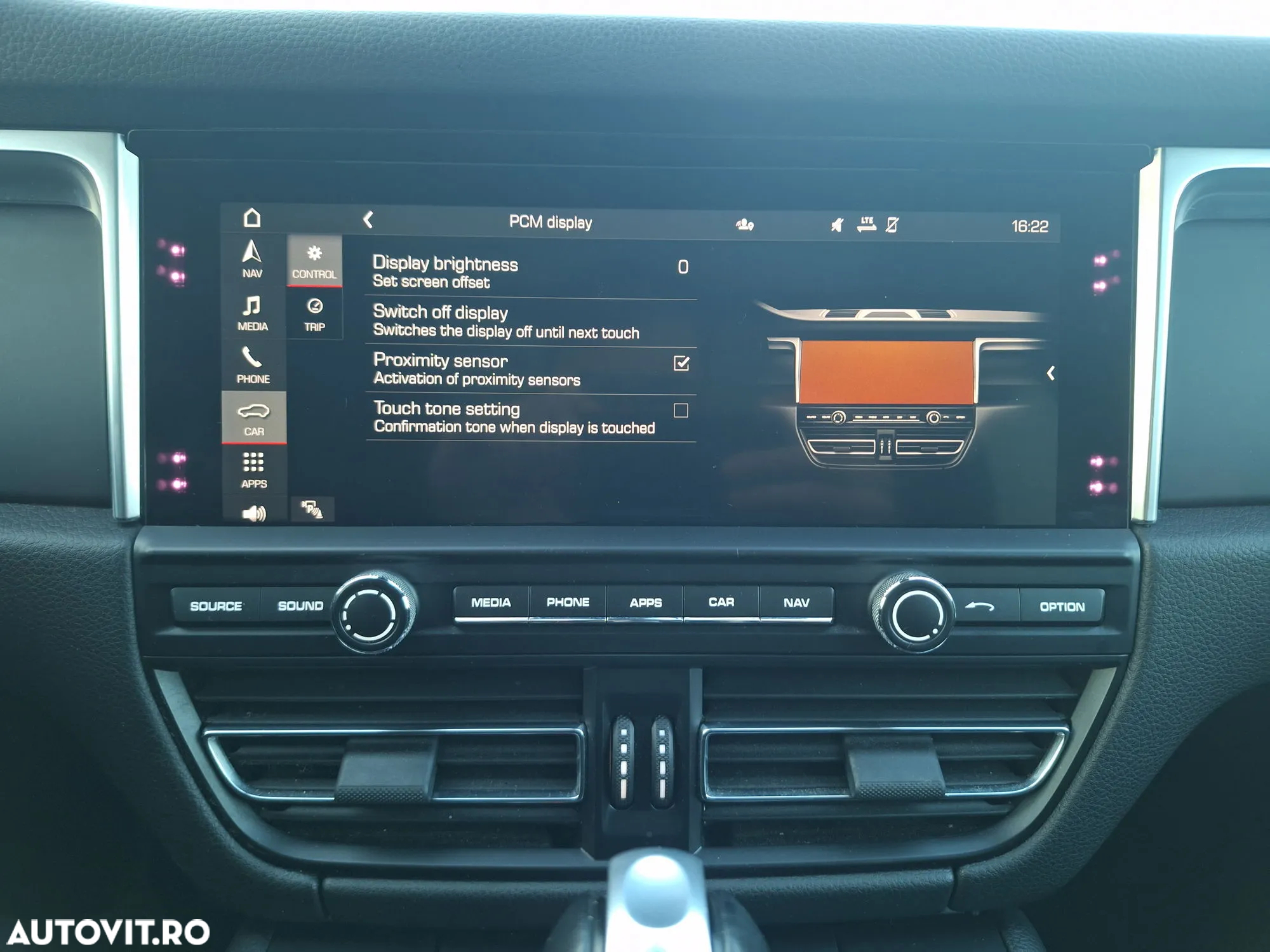 Porsche Macan - 26