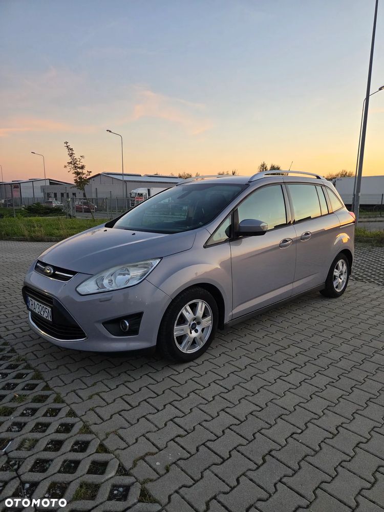Ford Grand C-MAX - 10