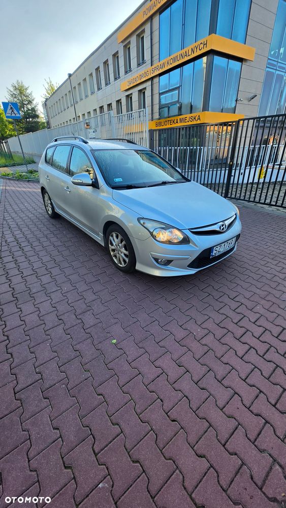 Hyundai i30 1.6 CRDi Comfort EU5 - 9