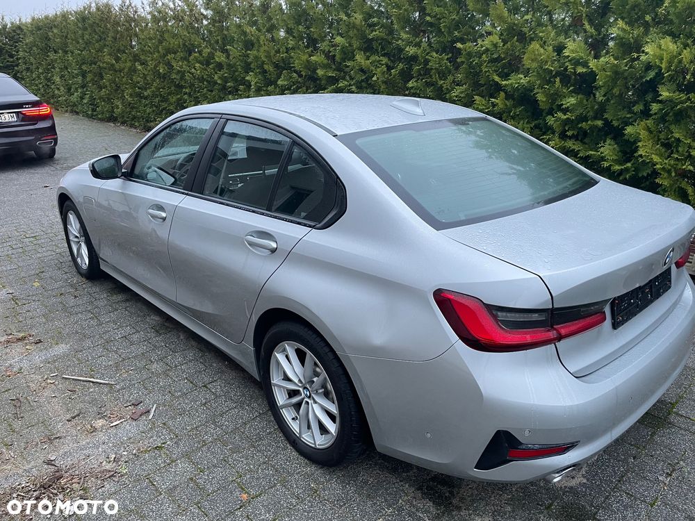 BMW Seria 3 330e iPerformance Sport Line - 11
