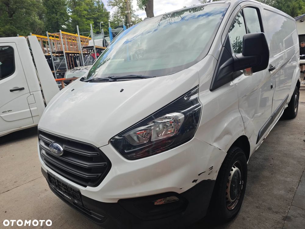 Ford Custom - 5