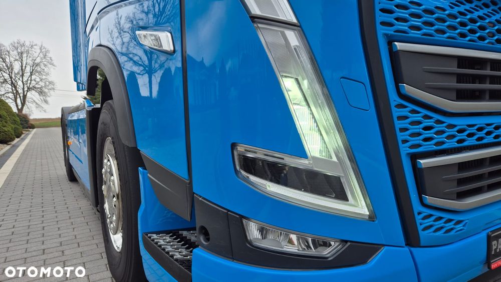 Volvo VOLVO///FH///500///2023/// GLOBETROTTER///XXL///JEDYNE  212 TYŚ KM///KLIMATYZACJA POSTOJOWA///HYDRAULIKA/// ALUFELGI///ZABUDOWY  MIĘDZYOSIOWE///KAMERA/// FULL LED///VIRTUAL COCPIT/// PERFEKCYJNY STAN - 16