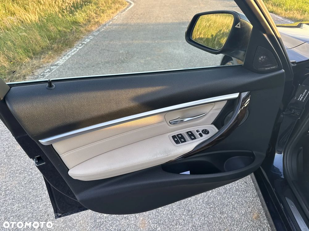 BMW Seria 3 325d Touring Luxury Line - 17