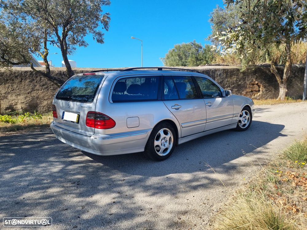 Mercedes-Benz E 200 Kompressor Classic - 3