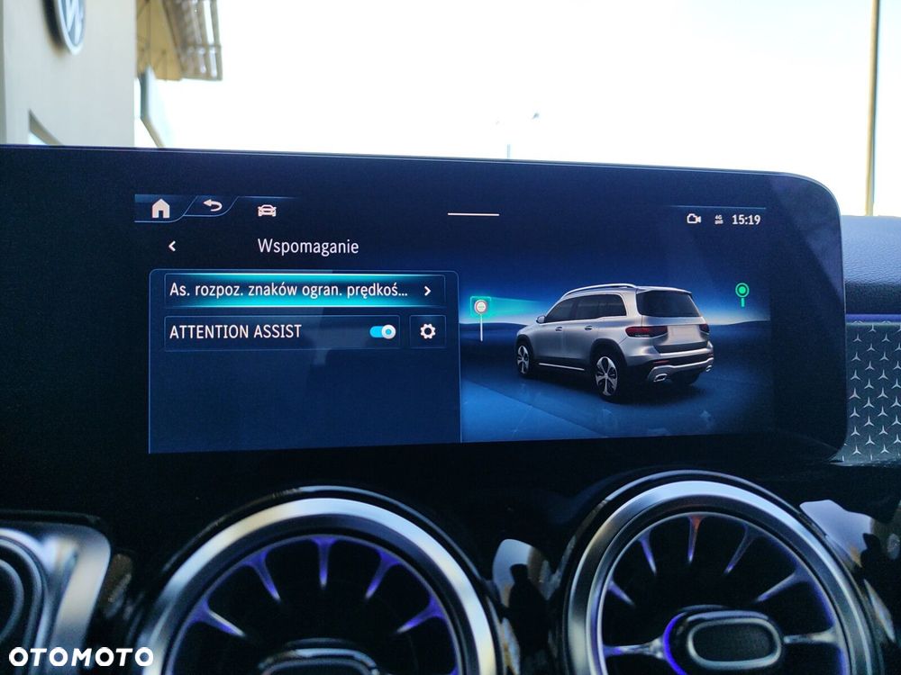 Mercedes-Benz GLB - 33