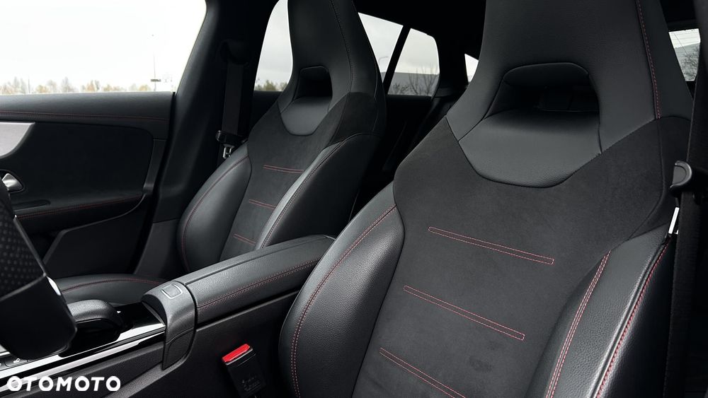 Mercedes-Benz CLA 200 7G-DCT - 12