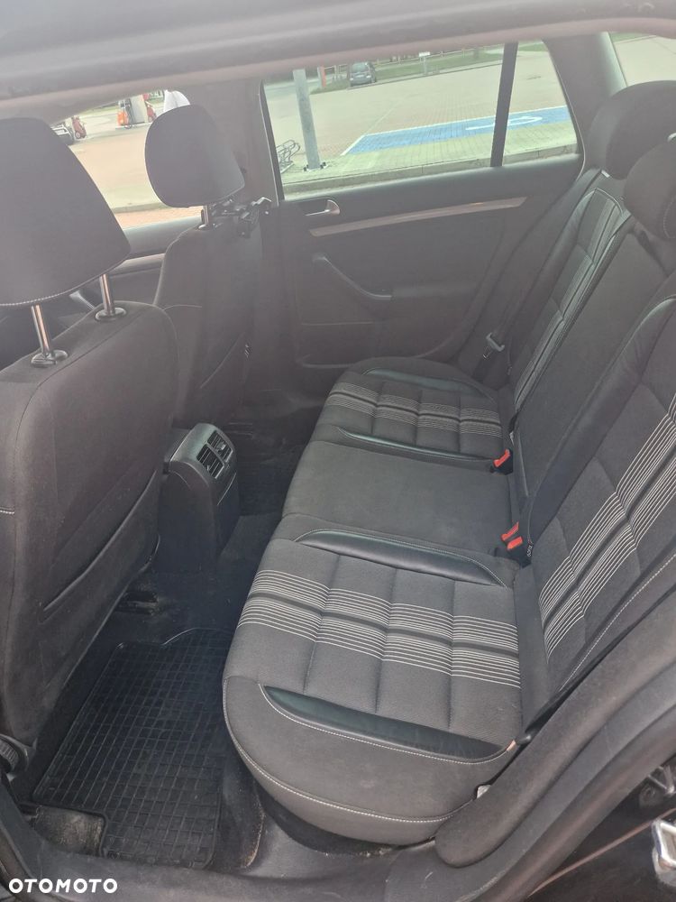 Volkswagen Golf 1.6 TDI DPF MATCH - 11
