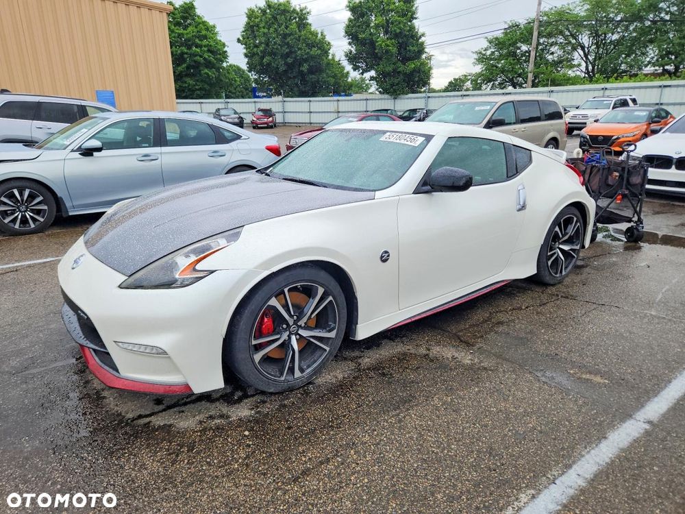 Nissan 370 Z - 1
