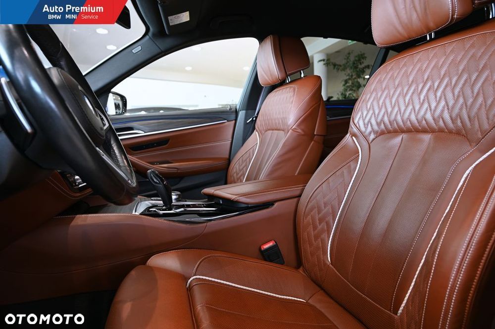 BMW Seria 5 530d xDrive mHEV - 12