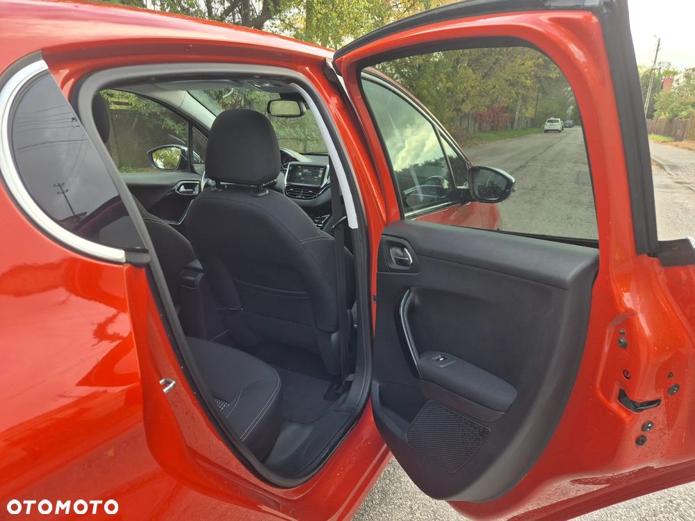 Peugeot 208 165 THP Stop & Start Allure - 19