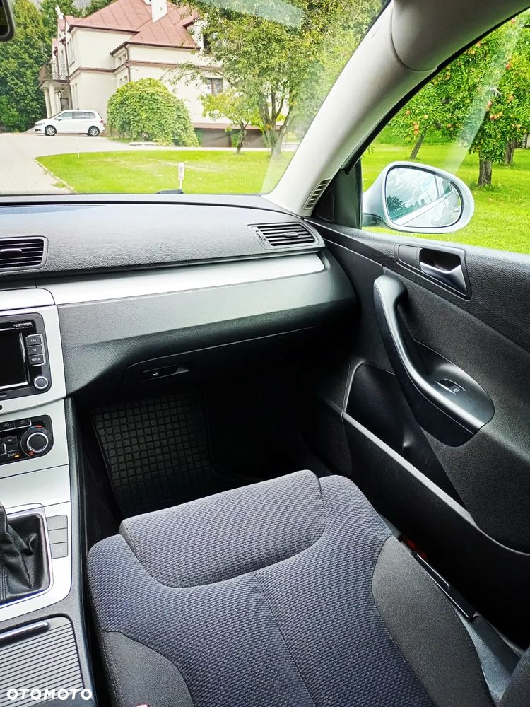 Volkswagen Passat 2.0 TDI Comfortline - 19