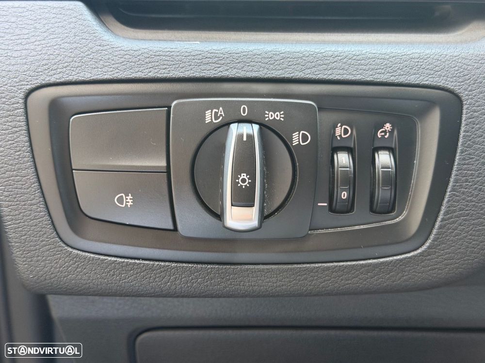BMW X1 16 d sDrive Advantage - 33