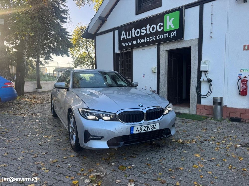 BMW 318 d Line Luxury Auto - 1