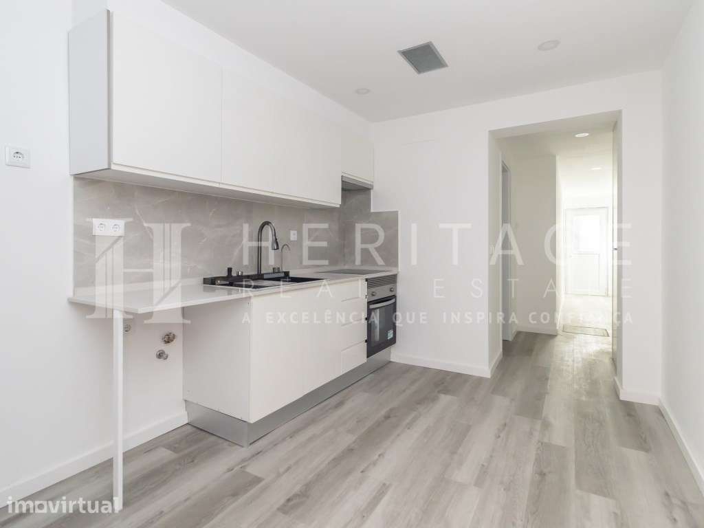 Moradia Térrea T1+1 Totalmente Remodelada com Garagem | Baixa da Ba... - Grande imagem: 4/33