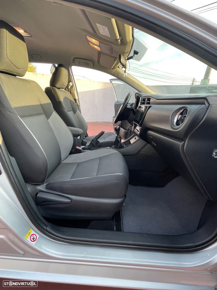 Toyota Auris Touring Sports 1.4 D-4D C.+P.Sport+Navi - 6