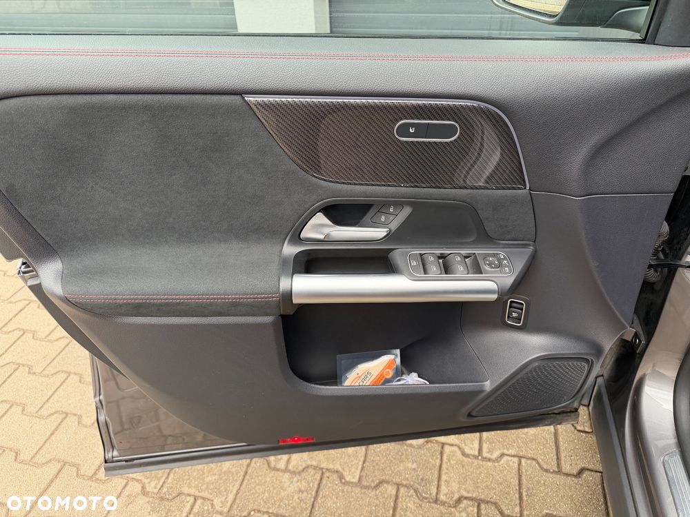 Mercedes-Benz GLA 200 AMG Line - 12