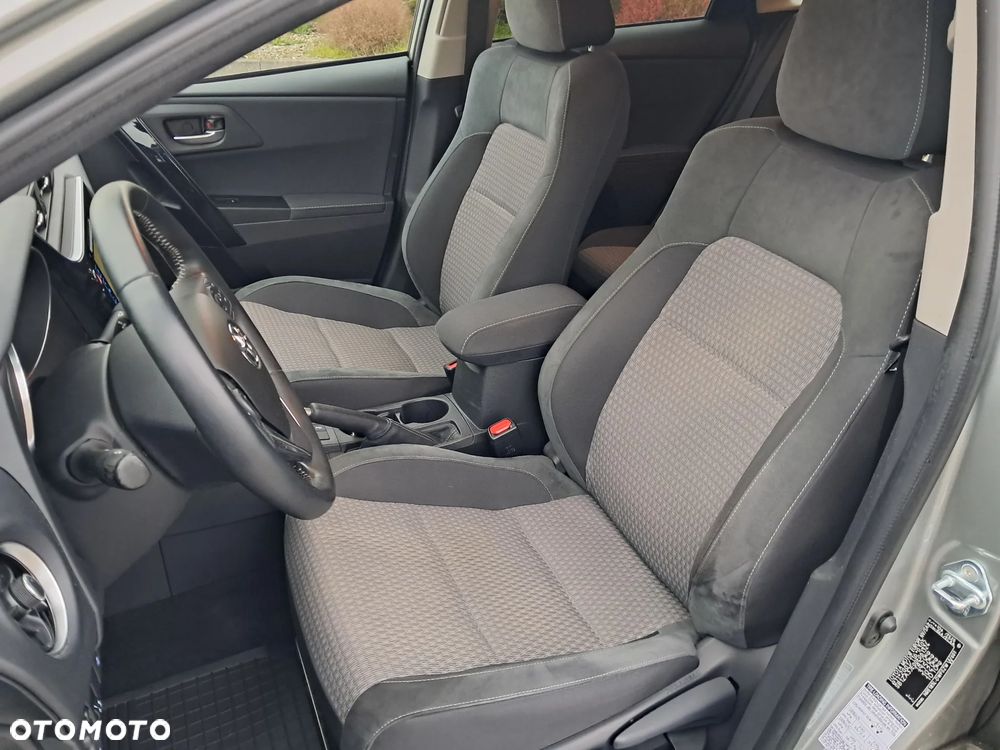 Toyota Auris 1.2 Turbo Team Deutschland - 21
